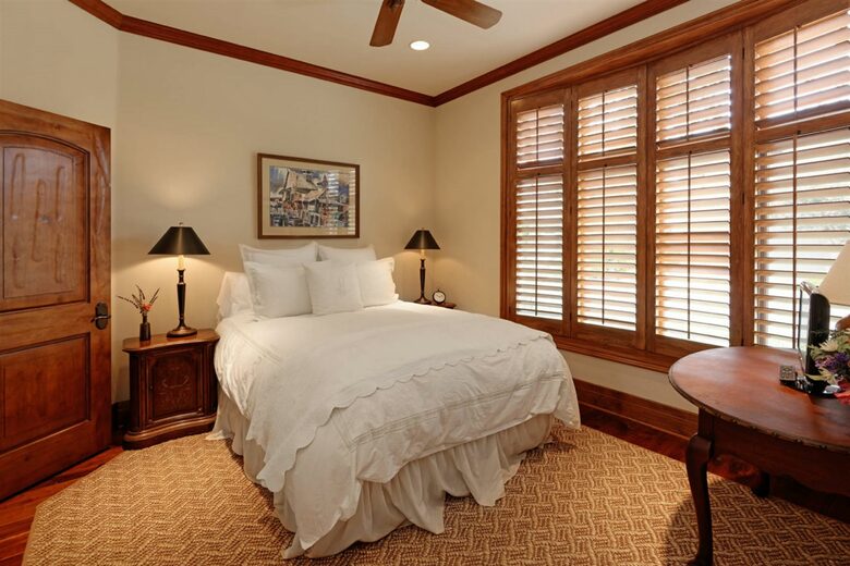 Luxury Tuscan La Jolla Townhouse - La Jolla, California