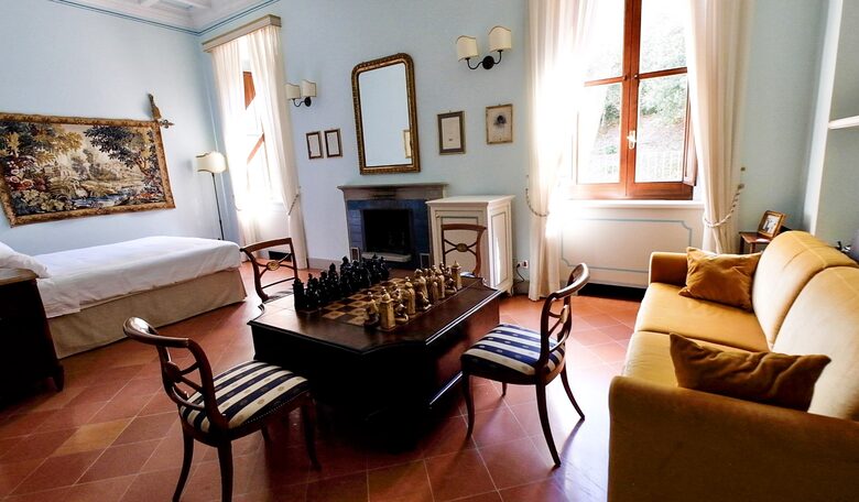 Palazzo Grande (R) - Corciano (Umbria), Italy