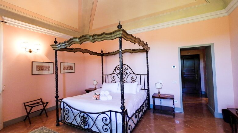 Palazzo Grande (R) - Corciano (Umbria), Italy