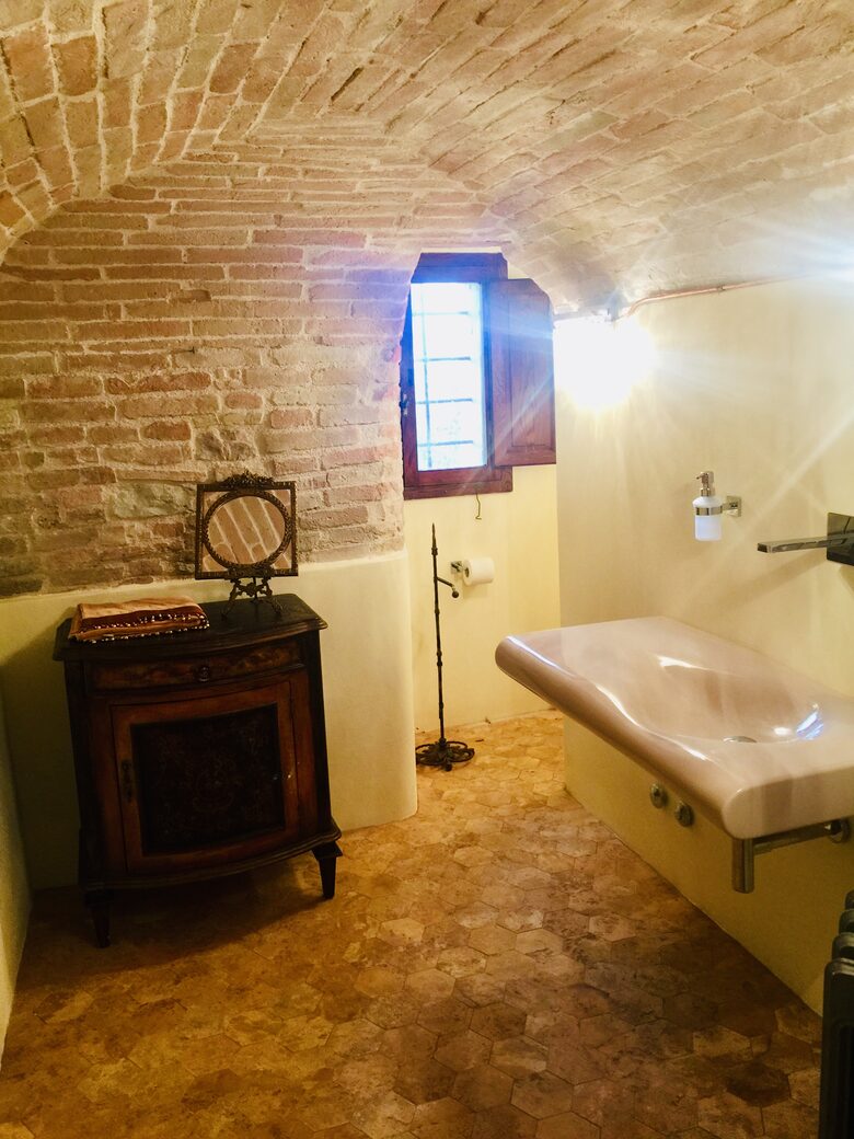 Palazzo Grande (R) - Corciano (Umbria), Italy