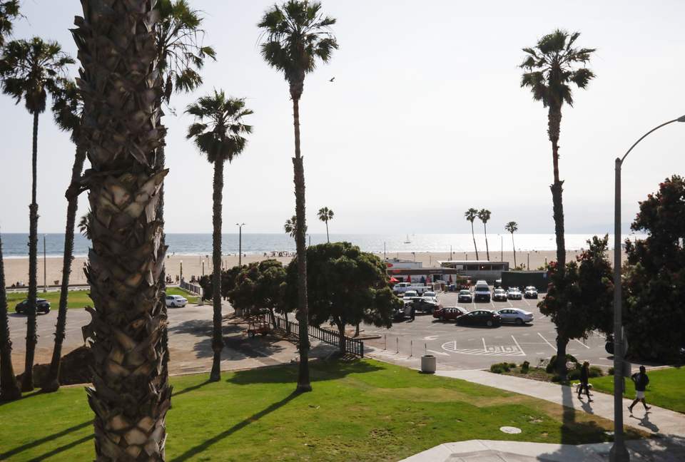 Iconic California Beach Getaway - Santa Monica, California