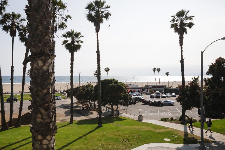 Iconic California Beach Getaway - Santa Monica, California