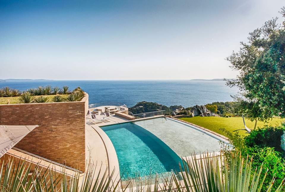 La Radieuse (R) - Cap Benat, France