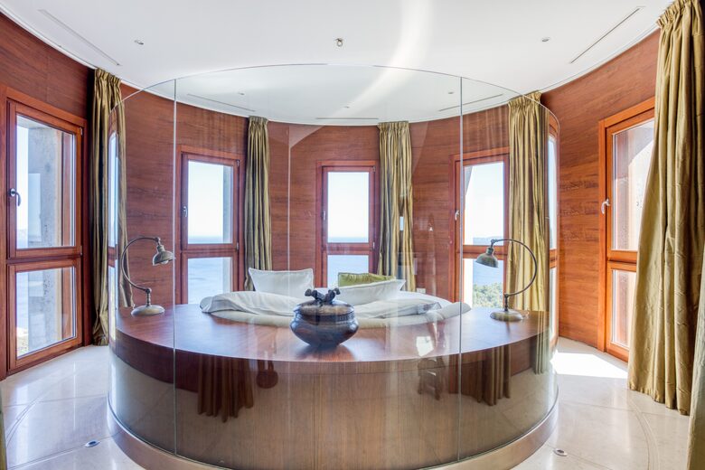 La Radieuse (R) - Cap Benat, France