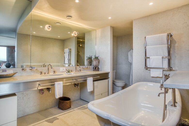 La Radieuse (R) - Cap Benat, France