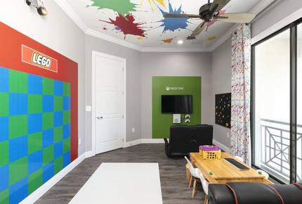 Luxury Terrace Retreat - Reunion, Florida