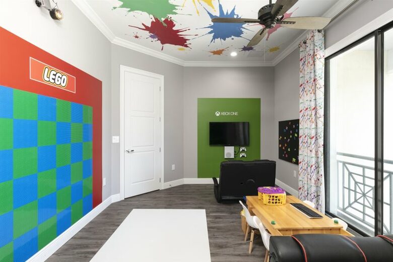 Luxury Terrace Retreat - Reunion, Florida