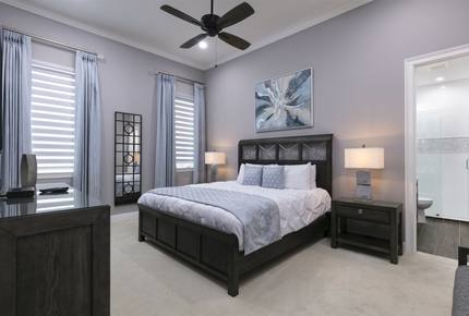 Luxury Terrace Retreat - Reunion, Florida