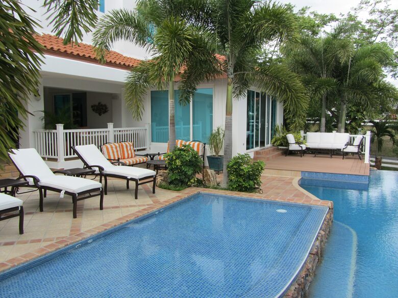 Punta Barco Paradise - San Carlos, Panama