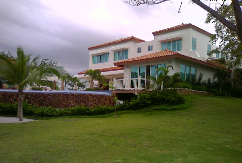 Punta Barco Paradise - San Carlos, Panama