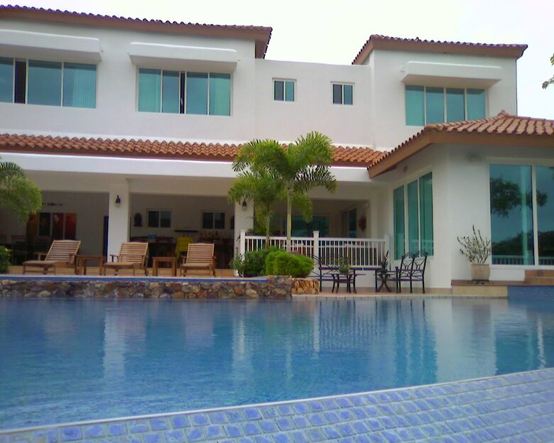 Punta Barco Paradise - San Carlos, Panama