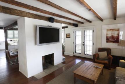 Hudson Valley Views Farmhouse - Cold Spring, New York