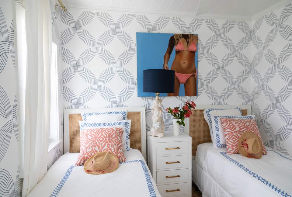 Sea Siren (R) - Harbour Island, Bahamas