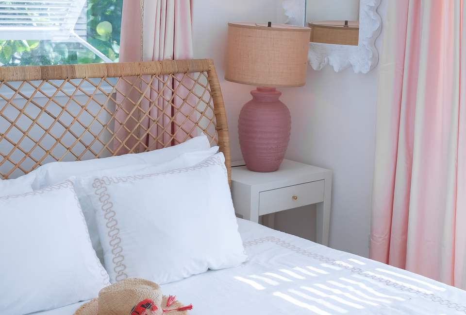 Sea Siren (R) - Harbour Island, Bahamas