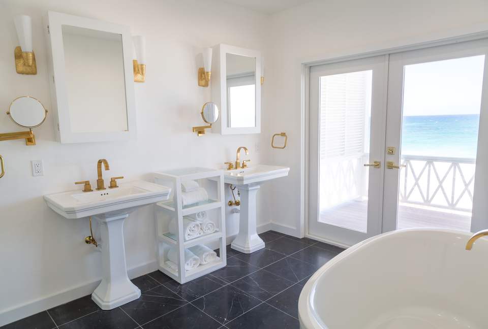 Sea Siren (R) - Harbour Island, Bahamas