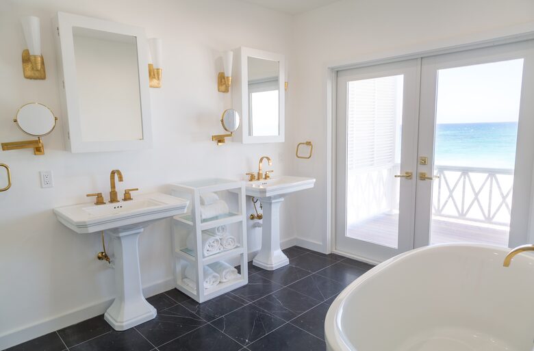 Sea Siren (R) - Harbour Island, Bahamas