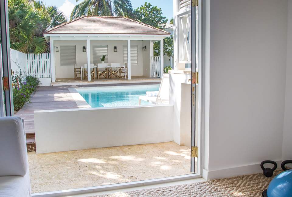 Sea Siren (R) - Harbour Island, Bahamas