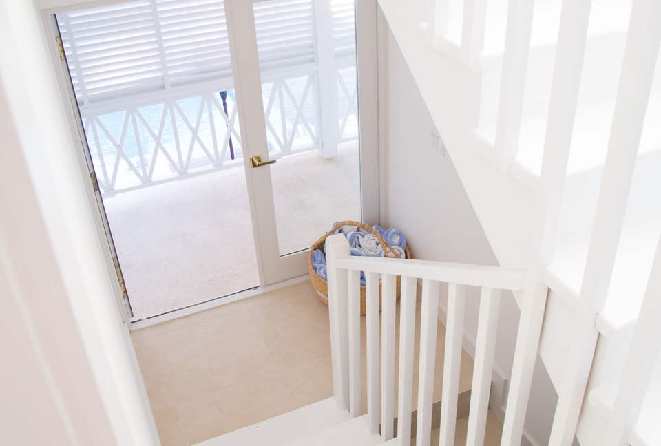 Sea Siren (R) - Harbour Island, Bahamas