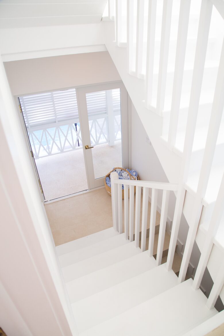 Sea Siren (R) - Harbour Island, Bahamas