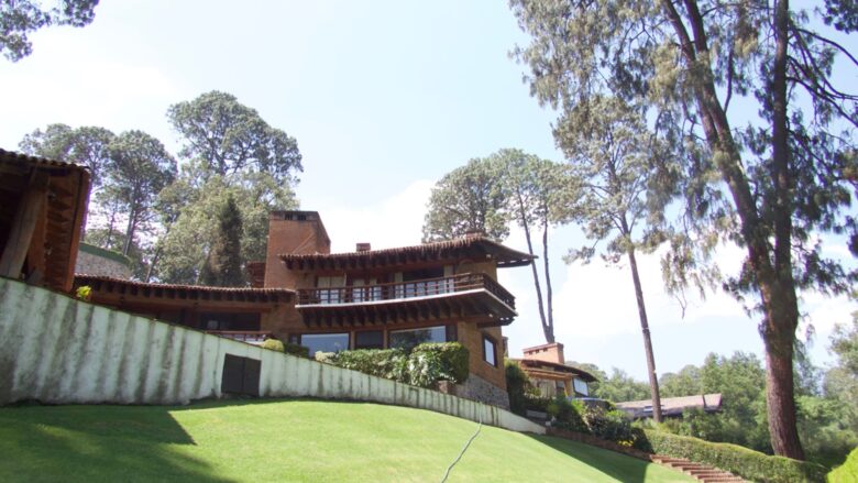 Home in Avandaro Country Club - Valle de Bravo, Mexico