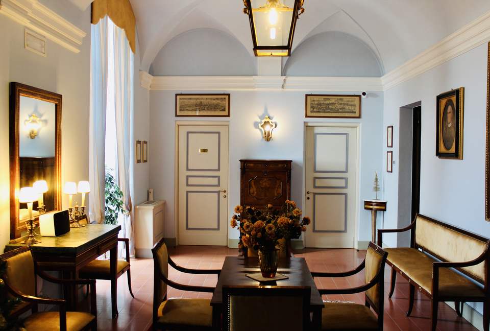 Palazzo Grande (R) - Corciano (Umbria), Italy