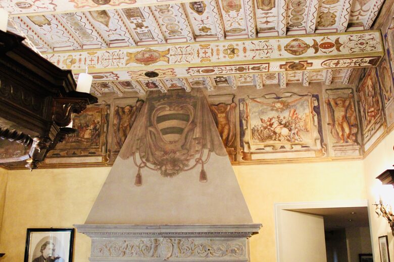 Palazzo Grande (R) - Corciano (Umbria), Italy