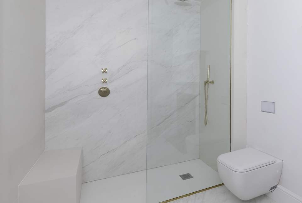 Dun Aluinn (R) - Aberfeldy, Scotland, United Kingdom