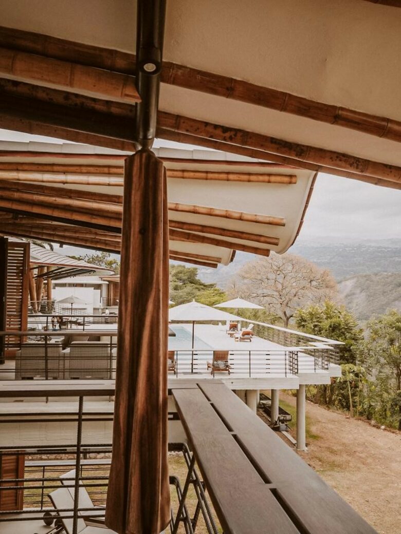 Casa Aya - Fully Staffed High Luxe Estate in Popular Apapoima - Anapoima, Colombia