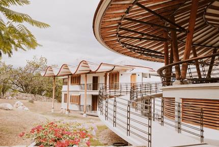 Casa Aya - Fully Staffed High Luxe Estate in Popular Apapoima - Anapoima, Colombia