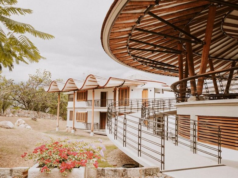 Casa Aya - Fully Staffed High Luxe Estate in Popular Apapoima - Anapoima, Colombia