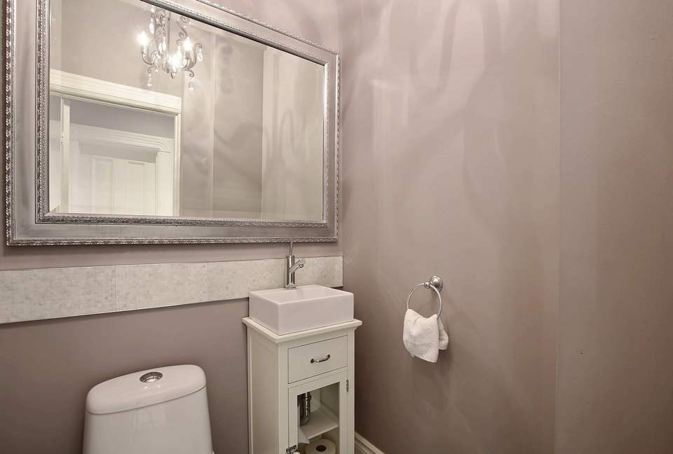 Marie Anne Noir et Blanc - Montreal, Canada