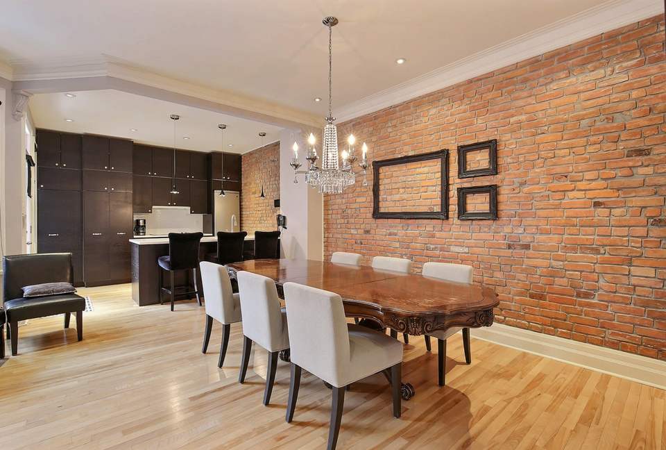 Marie Anne Noir et Blanc - Montreal, Canada