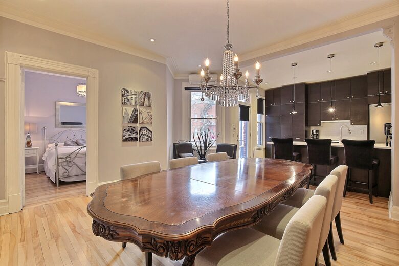 Marie Anne Noir et Blanc - Montreal, Canada