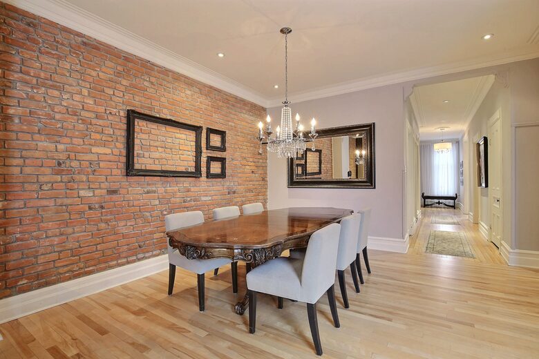 Marie Anne Noir et Blanc - Montreal, Canada