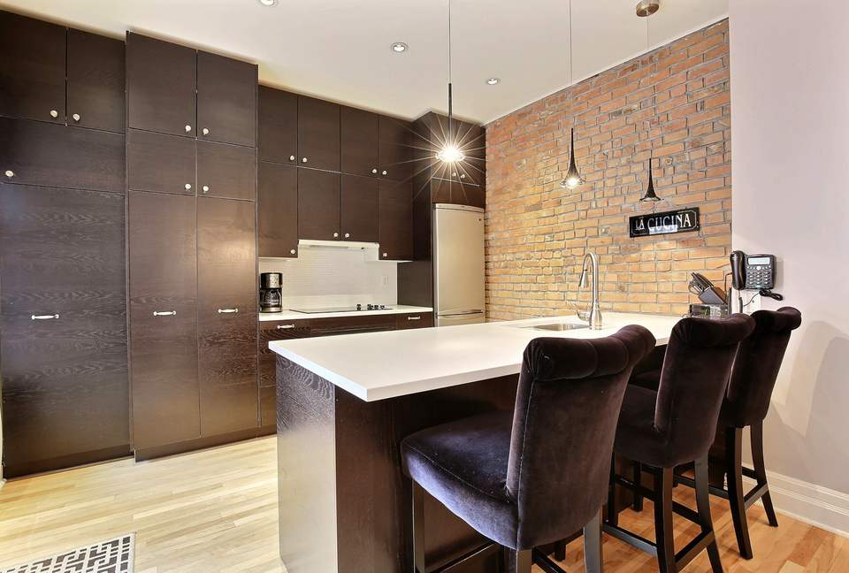 Marie Anne Noir et Blanc - Montreal, Canada