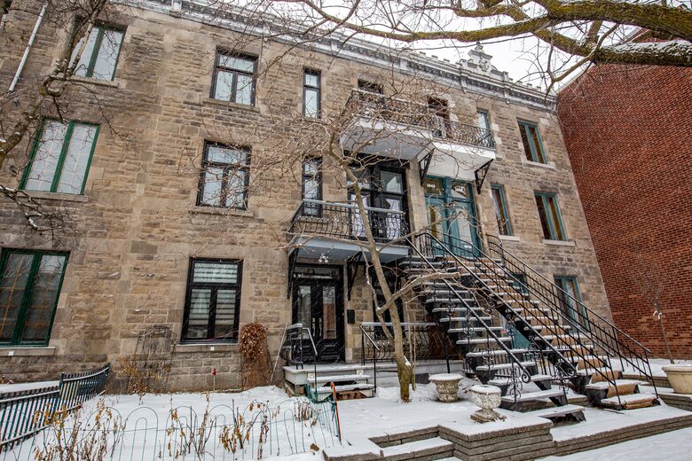 Marie Anne Noir et Blanc - Montreal, Canada