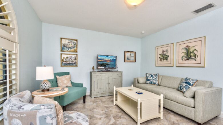 Le Monaco Vacation Retreat - Located on the highly desired 5th Avenue in Naples! - Naples, Florida