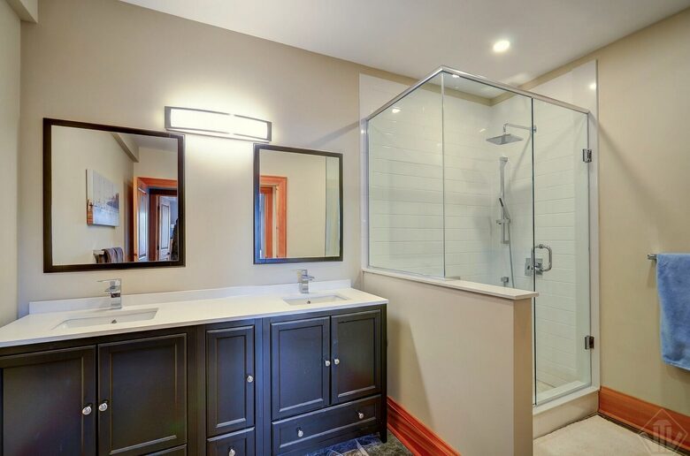 Lake of Bays Cottage - Baysville, Canada