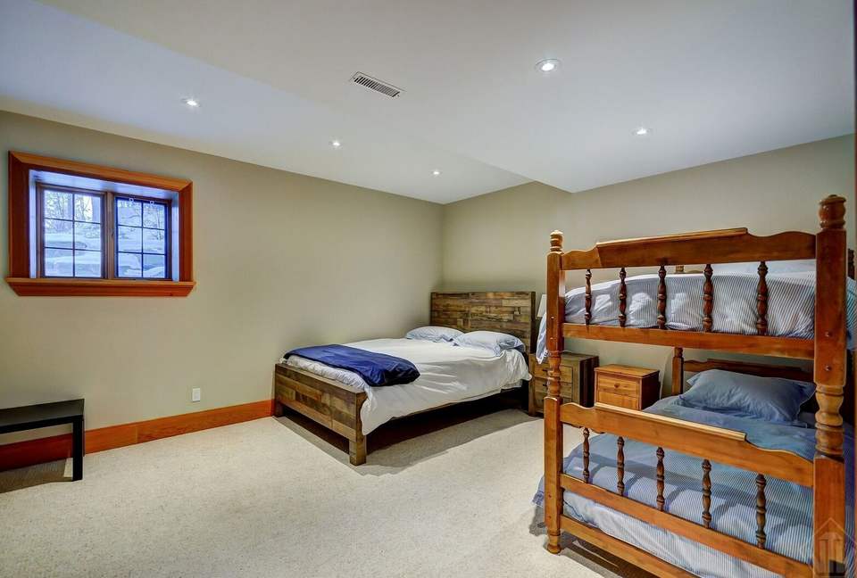 Lake of Bays Cottage - Baysville, Canada