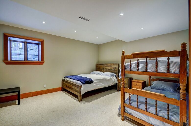 Lake of Bays Cottage - Baysville, Canada