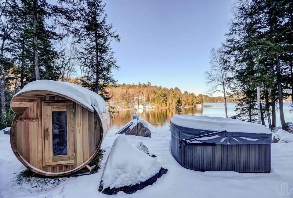 Lake of Bays Cottage - Baysville, Canada