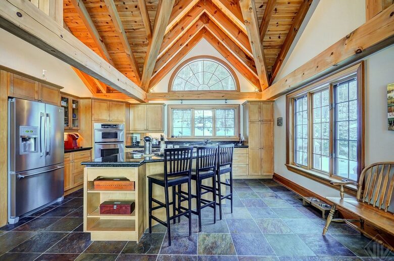 Lake of Bays Cottage - Baysville, Canada