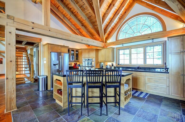 Lake of Bays Cottage - Baysville, Canada