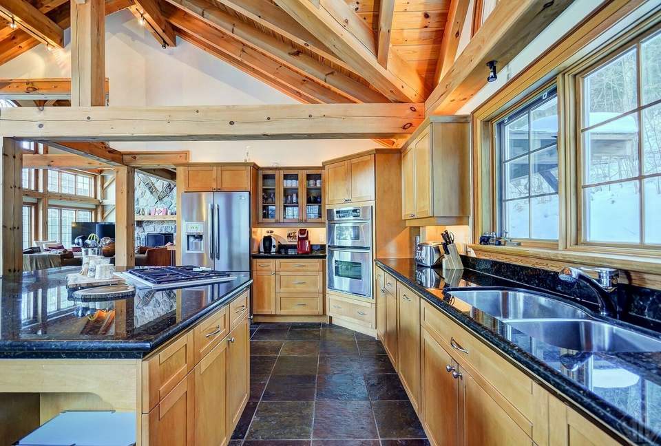 Lake of Bays Cottage - Baysville, Canada