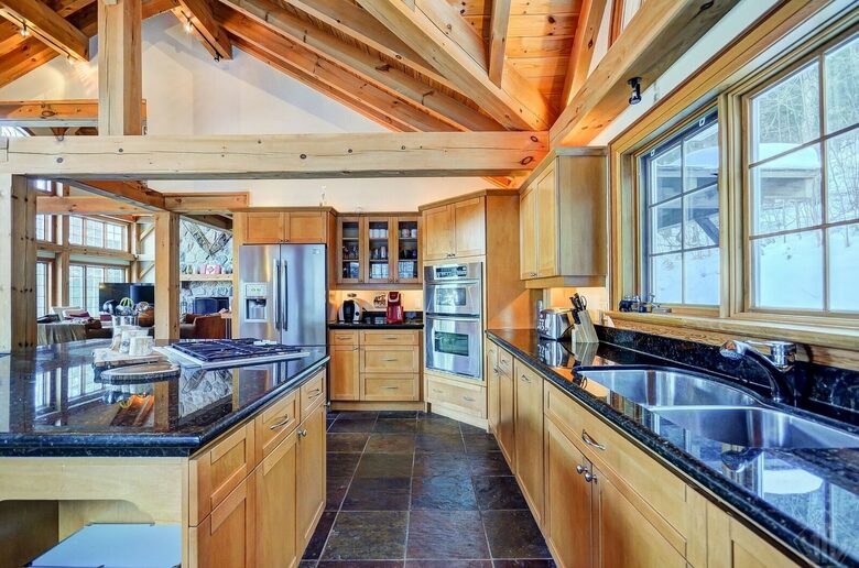 Lake of Bays Cottage - Baysville, Canada