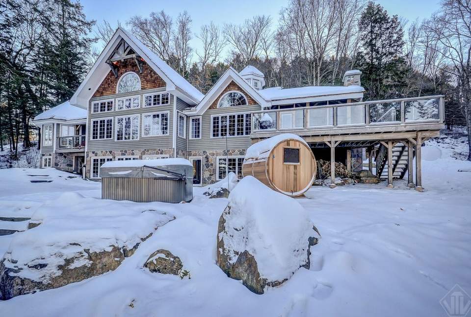 Lake of Bays Cottage - Baysville, Canada