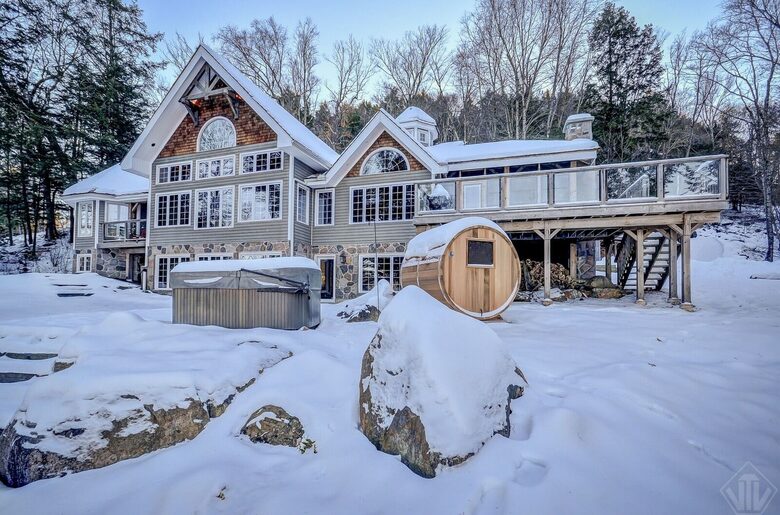 Lake of Bays Cottage - Baysville, Canada