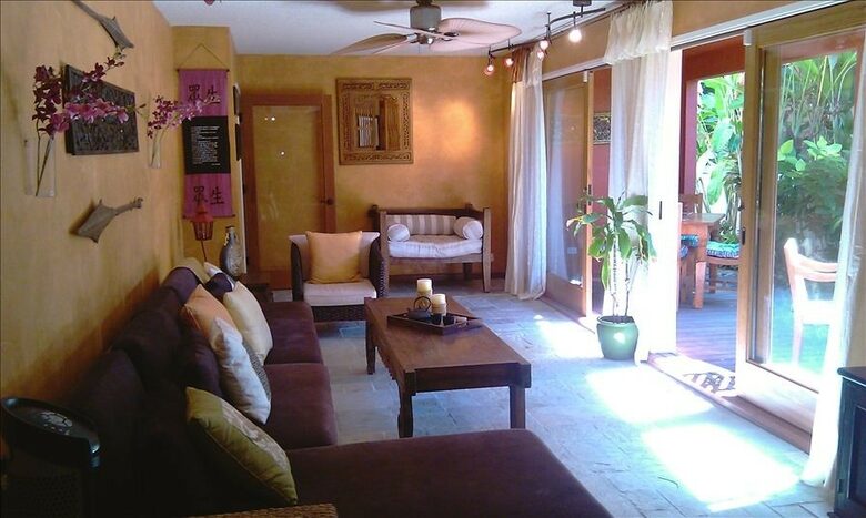 Beautiful Diamond Head Beach Retreat - Honolulu, Oahu, Hawaii