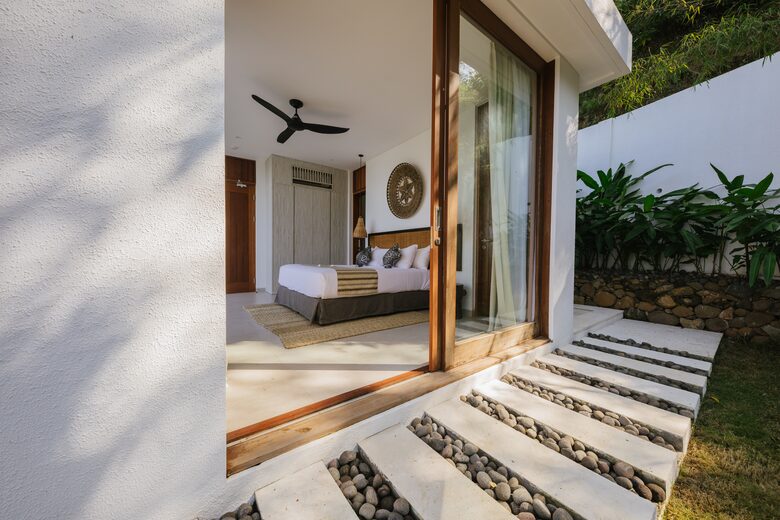 Selong Selo Elevated Villa - Selong Belanak, Indonesia