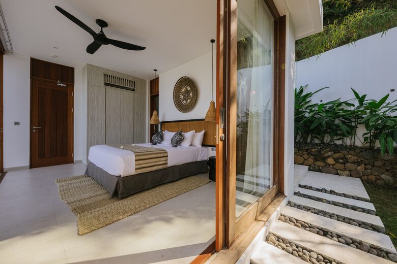 Selong Selo Elevated Villa - Selong Belanak, Indonesia